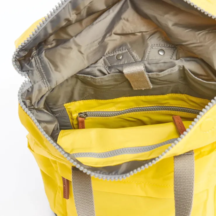 mochila_roka_canfield_b_s_2-2.webp Roka London Mochilas<Mochila Roka Canfield B Sustainable Pequeña